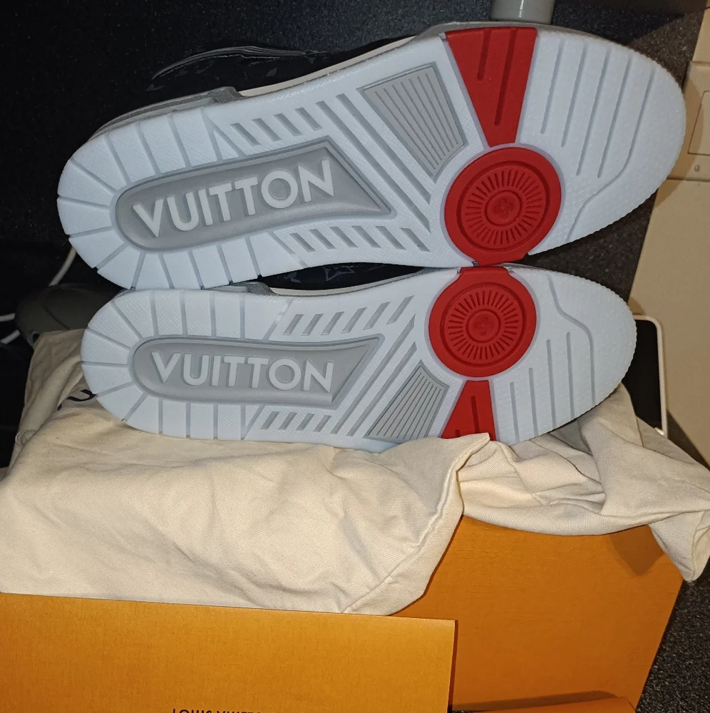 COPY - Louis Vuitton Mens Ebene Trainer Sneakers - Picture 3 of 9